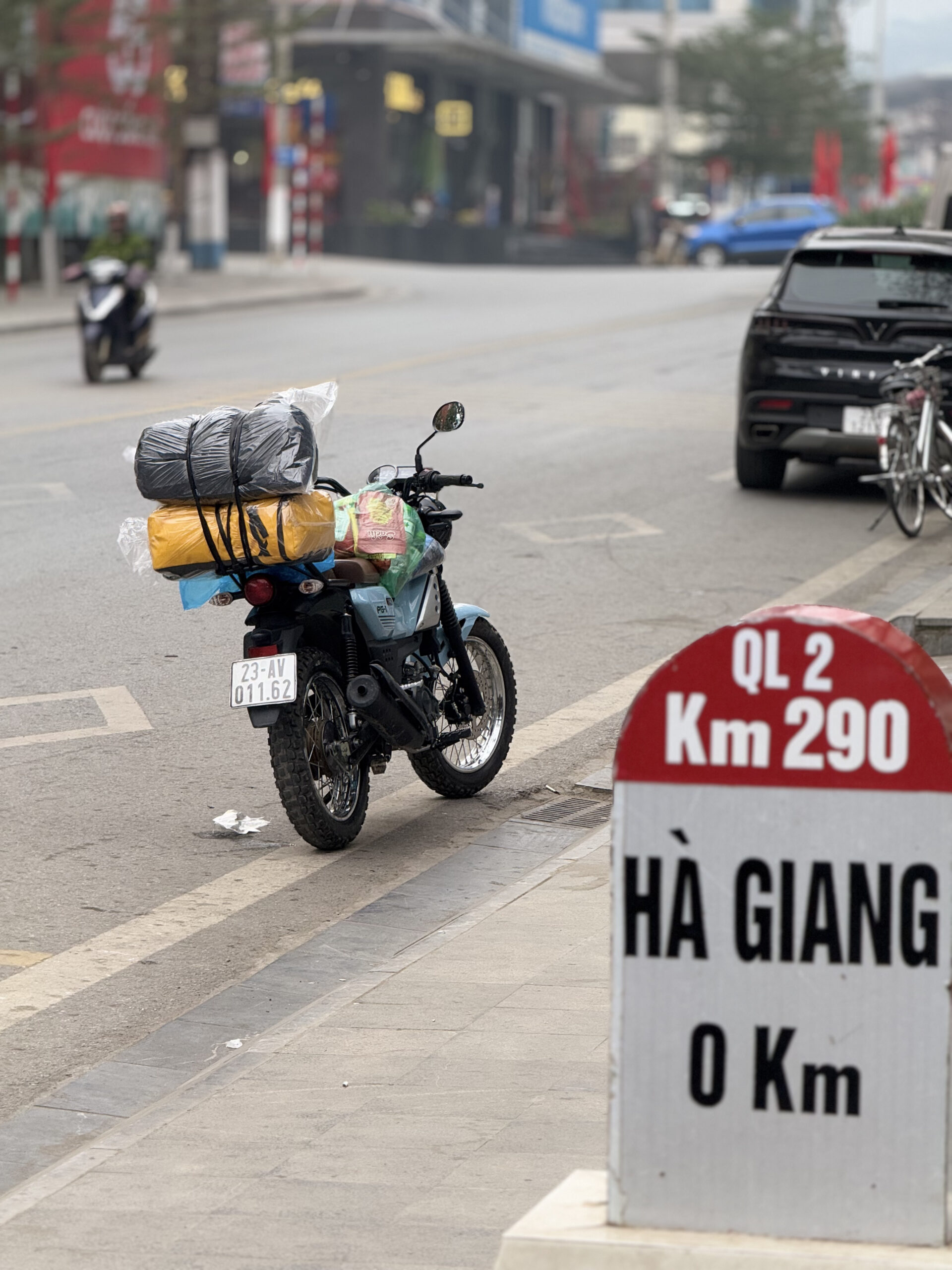 Many young travelers prefer exploring Ha Giang by motorbike