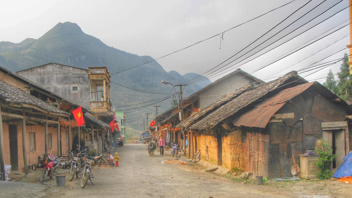 The nostalgic beauty of Pho Bang town in the heart of Yen Minh Valley (source: mia.vn)