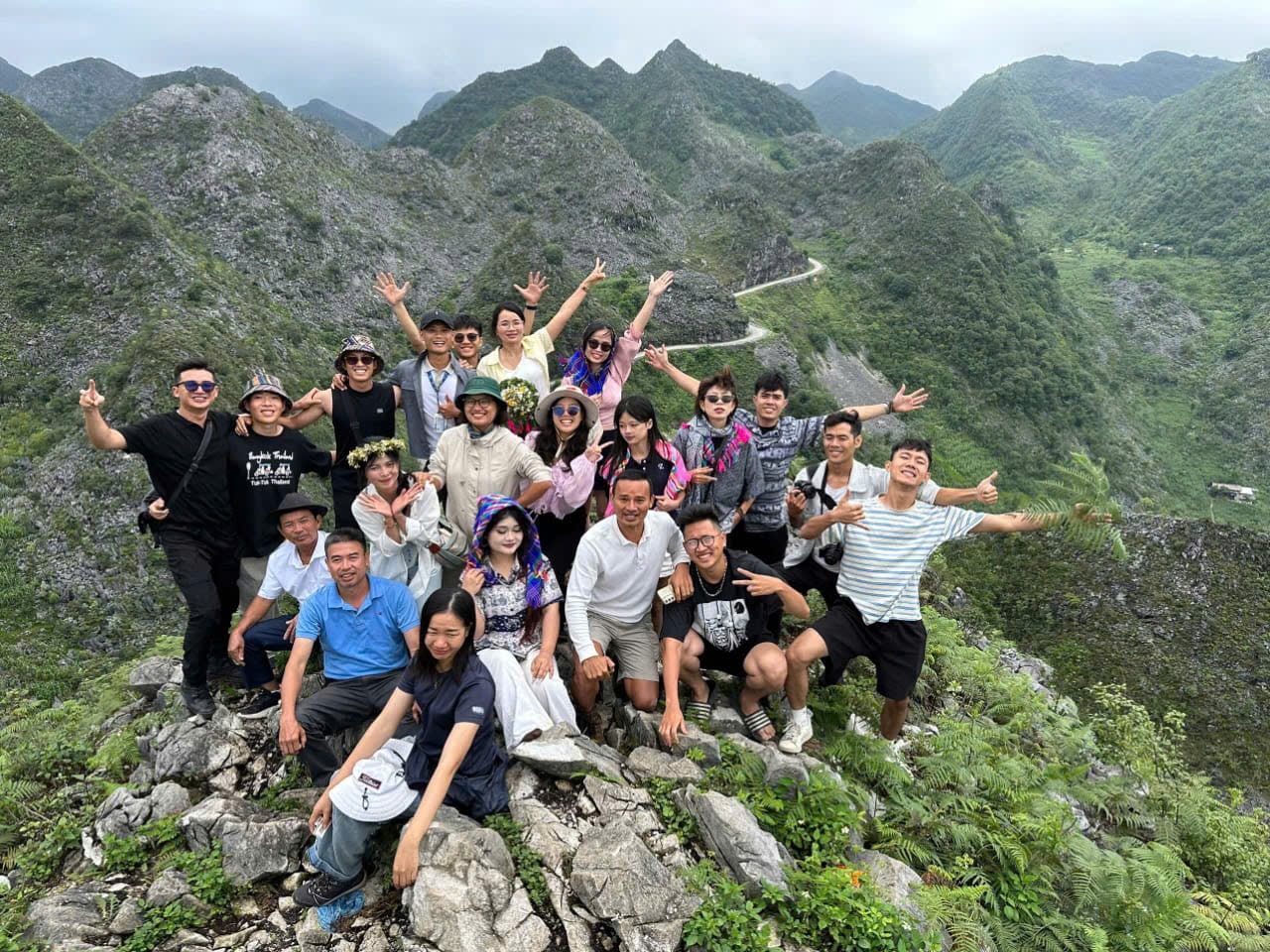 Ha Giang Jeep Tour by Phieu Travel