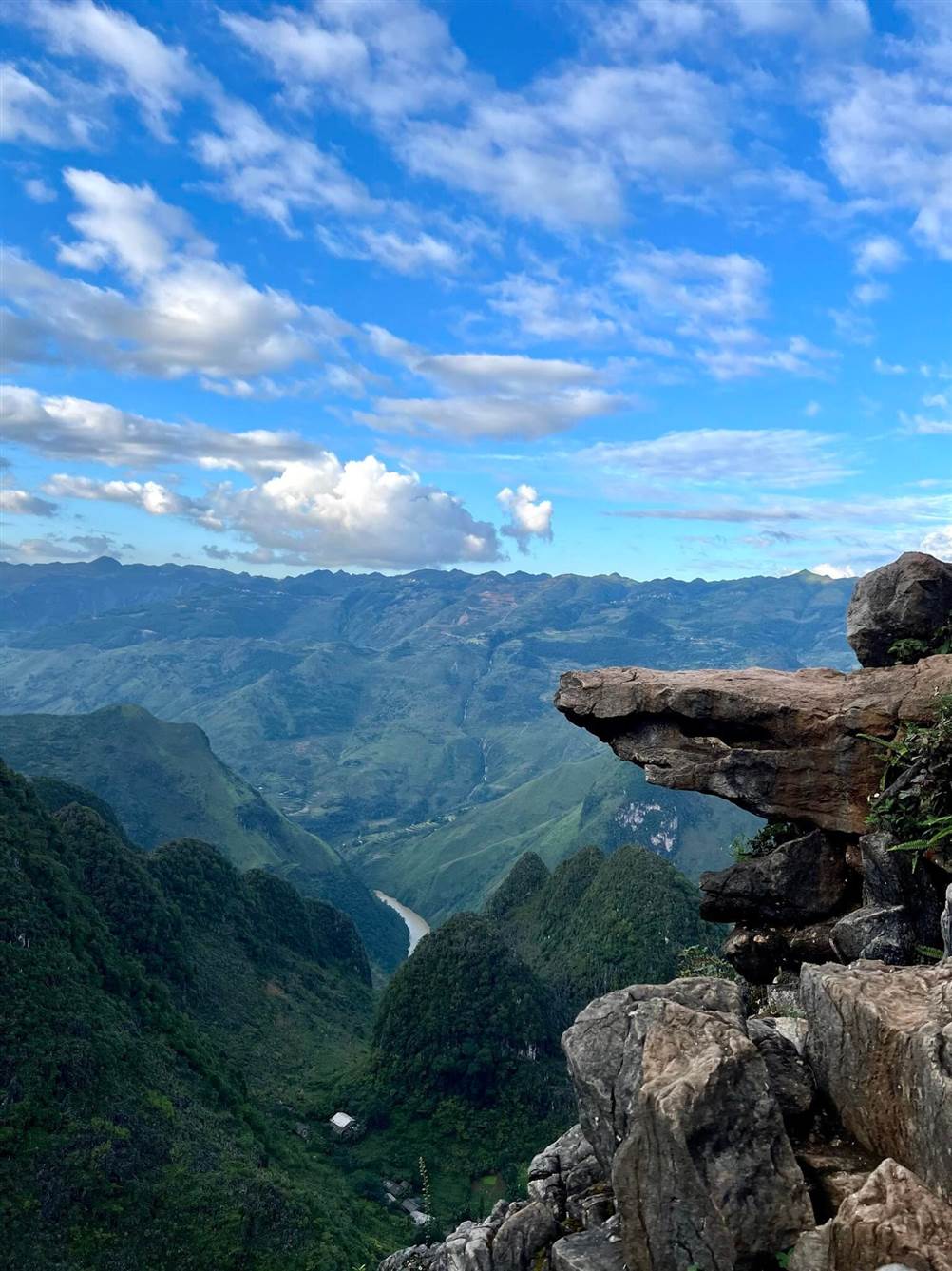 the Death Rock of Ha Giang the Death Rock of Ha Giang