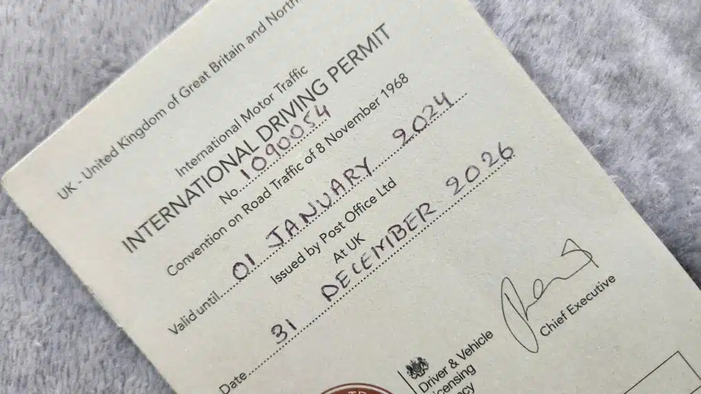 The 1968 Vienna Convention IDP is the only legally recognized permit for driving in Vietnam (Collected Images)